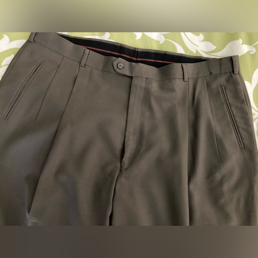 Louis Raphael pleated front cuffed dress pants / trousers